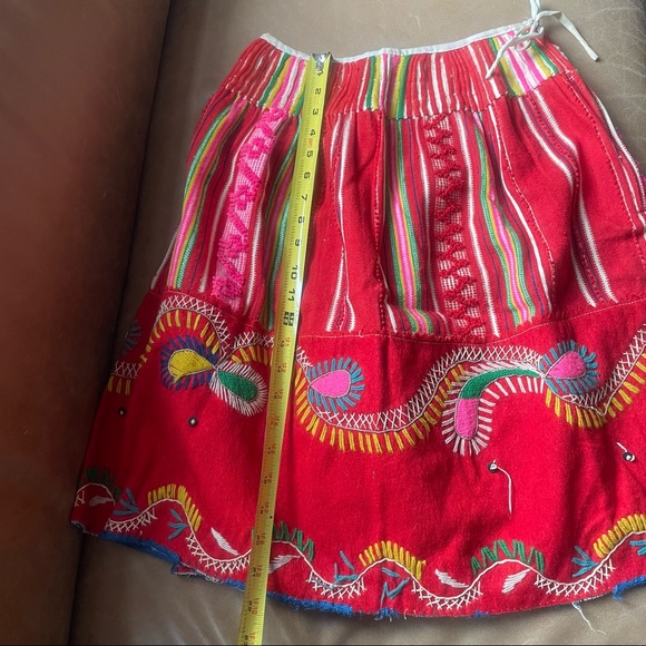 Gorgeous vintage embroidered multicolor skirt - Picture 6 of 11